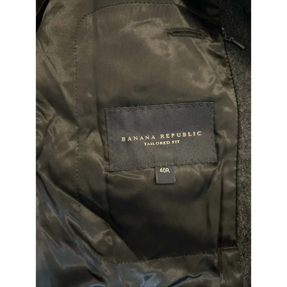 Banana Republic command attention